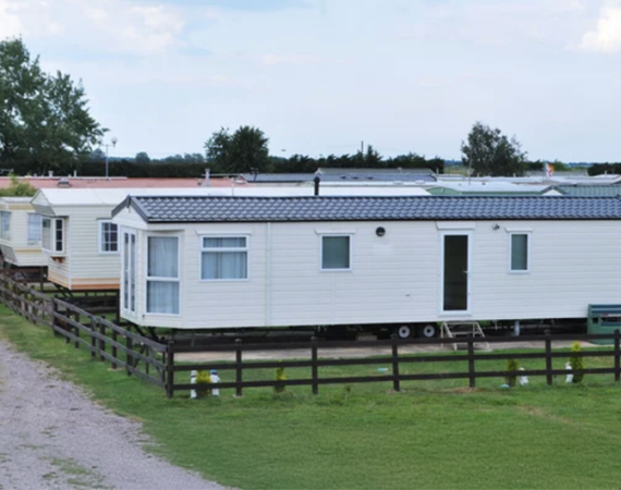 Pros vs. Cons About Living in a Mobile Home vs a Traditional Home