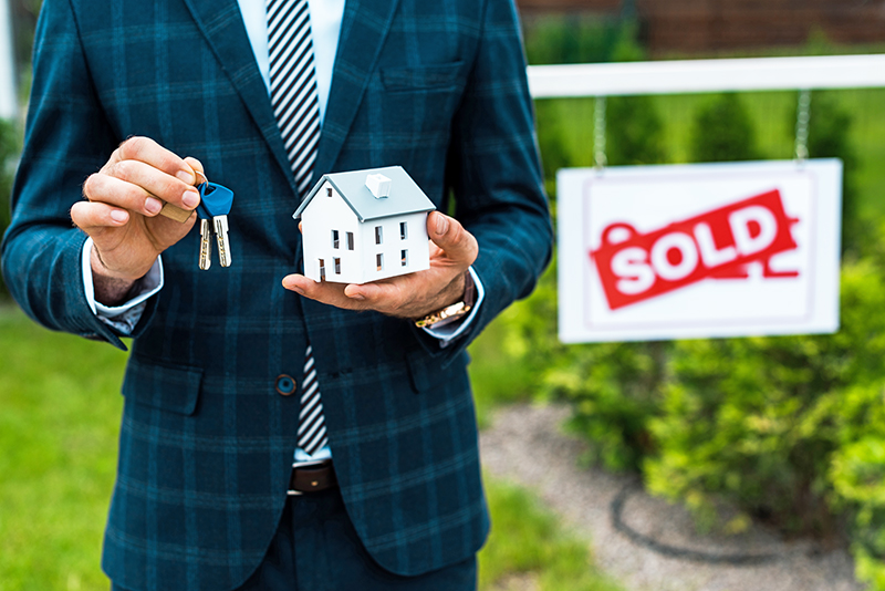 How to Become a Highly Paid Mortgage Loan Officer in Nevada - 1 (800) 880-7954
